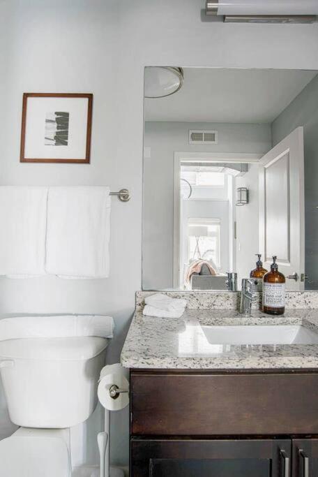 Cozysuites L 1Br, Monument Circle, Indy Індіанаполіс Екстер'єр фото
