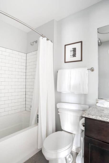 Cozysuites L 1Br, Monument Circle, Indy Індіанаполіс Екстер'єр фото