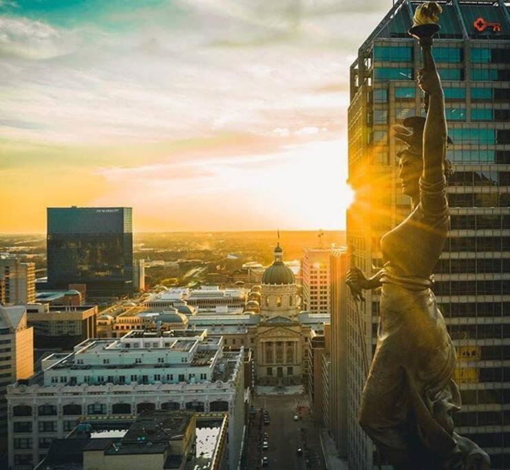 Cozysuites L 1Br, Monument Circle, Indy Індіанаполіс Екстер'єр фото